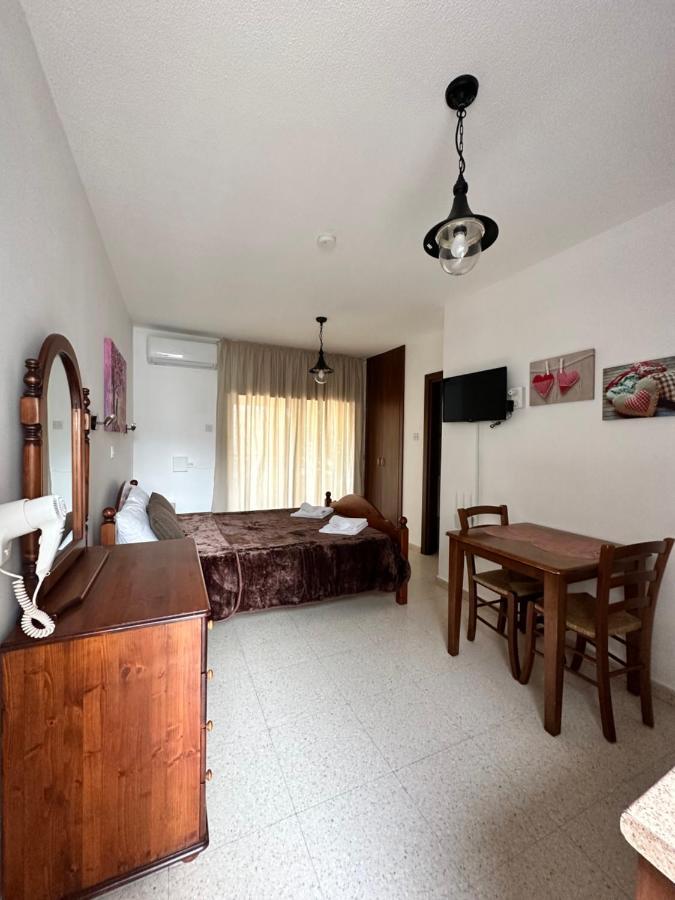 Estia Vasilis Manoli Apartment Айя Напа Екстериор снимка