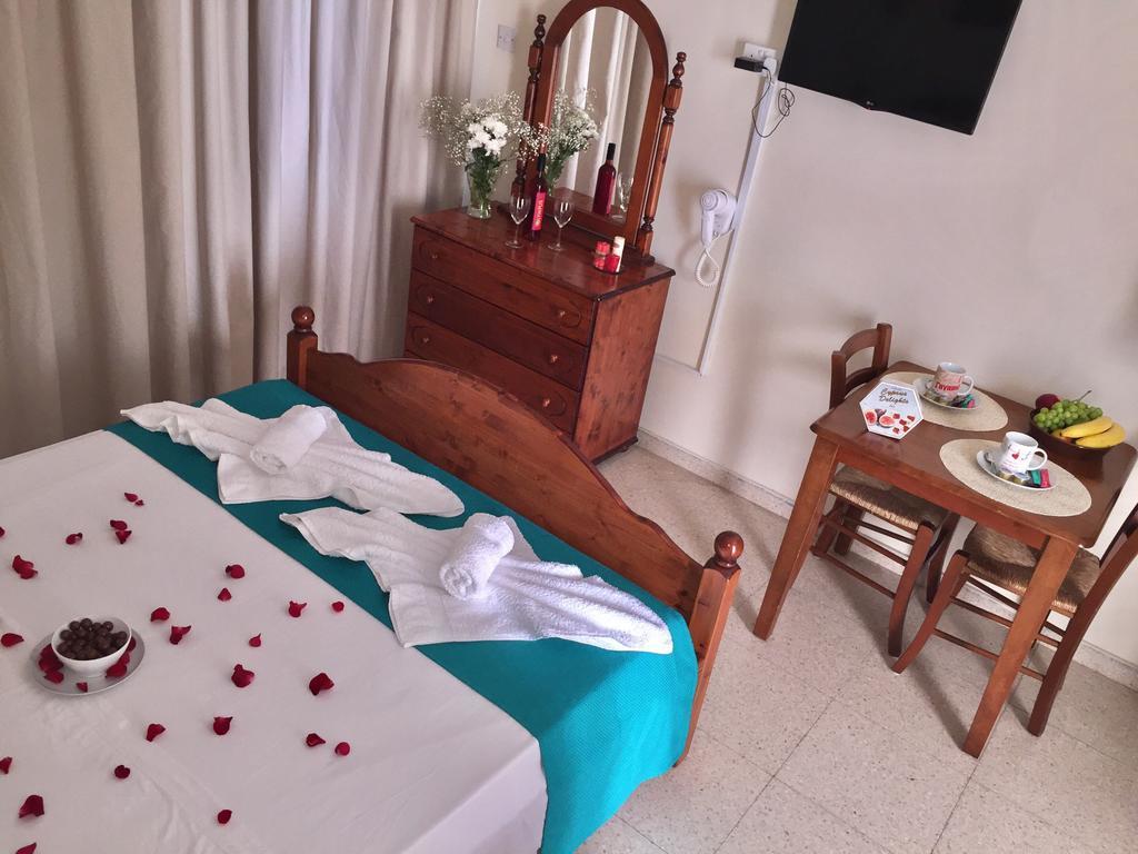 Estia Vasilis Manoli Apartment Айя Напа Екстериор снимка
